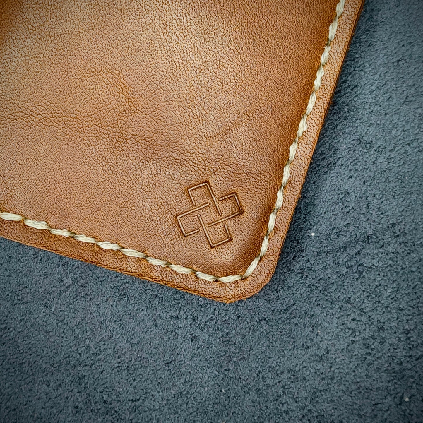 THE COPPERFIELD Bi-Fold Card Holder (Brown)