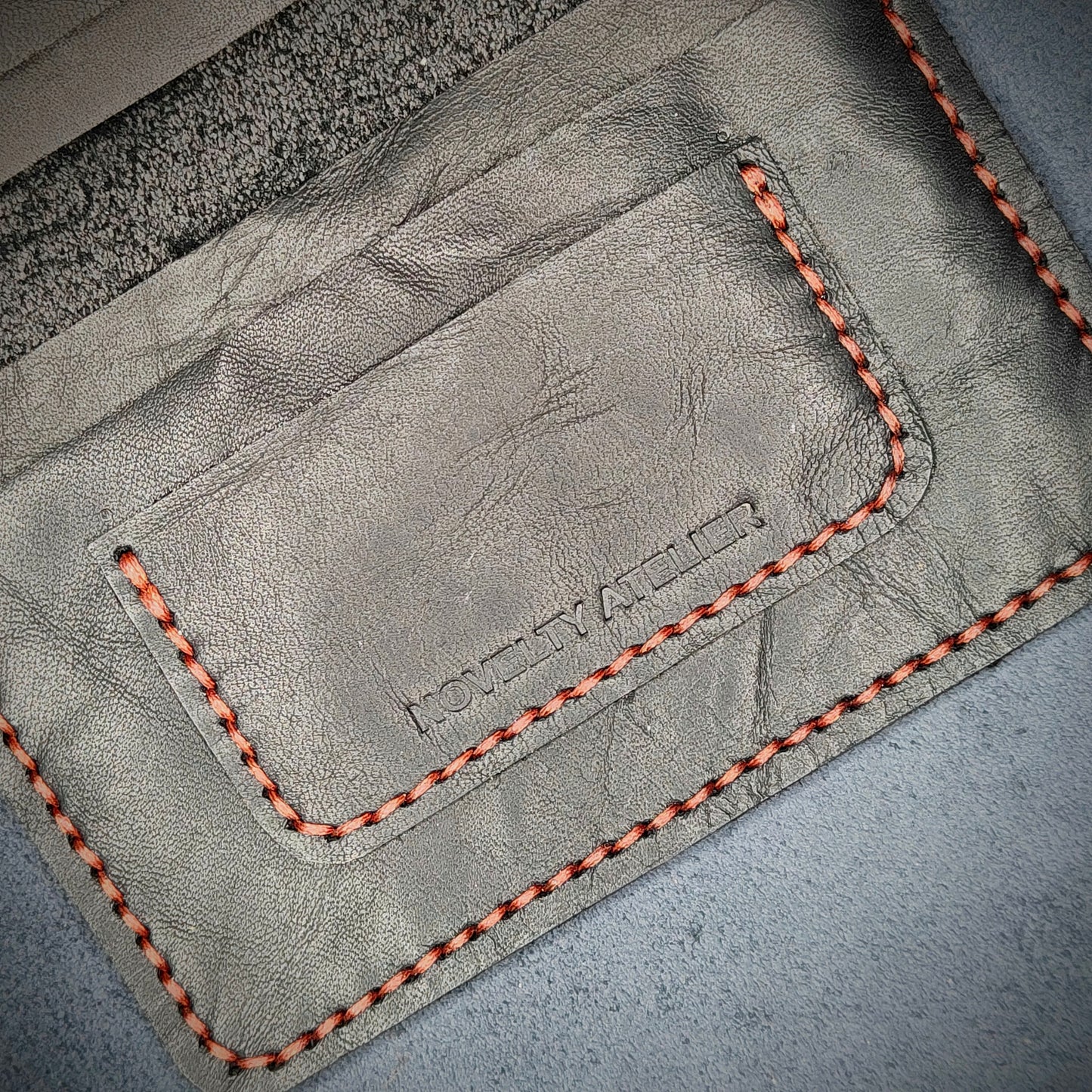 THE EXPLORER Leather Passport Holder (Black) - Novelty Atelier