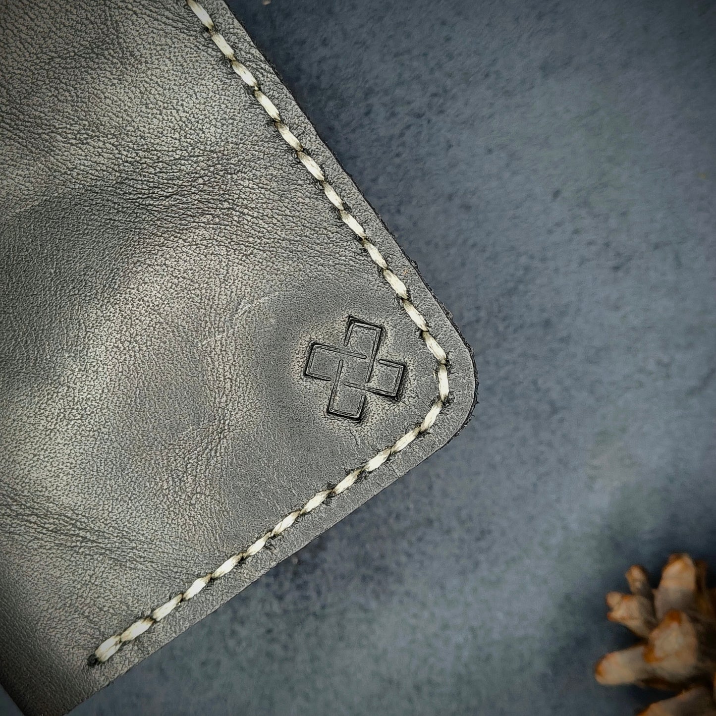 THE MIRAGE Bi-Fold Leather Wallet (Black) - Novelty Atelier