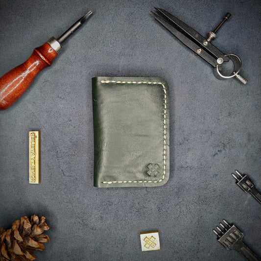 THE COPPERFIELD Bi-Fold Card Holder (Olive Green) - Novelty Atelier