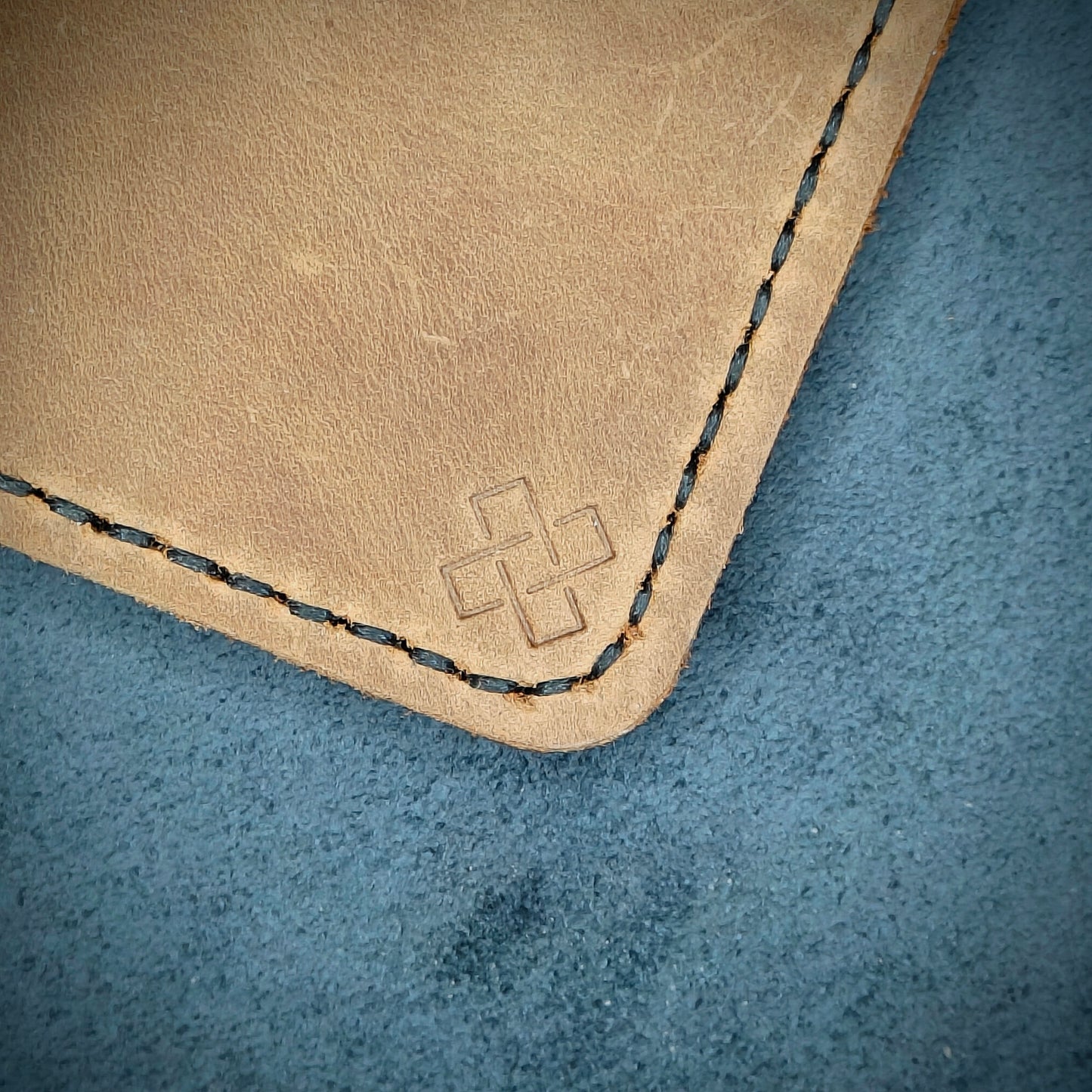 THE COPPERFIELD Bi-Fold Card Holder (Sandstorm Brown) - Novelty Atelier