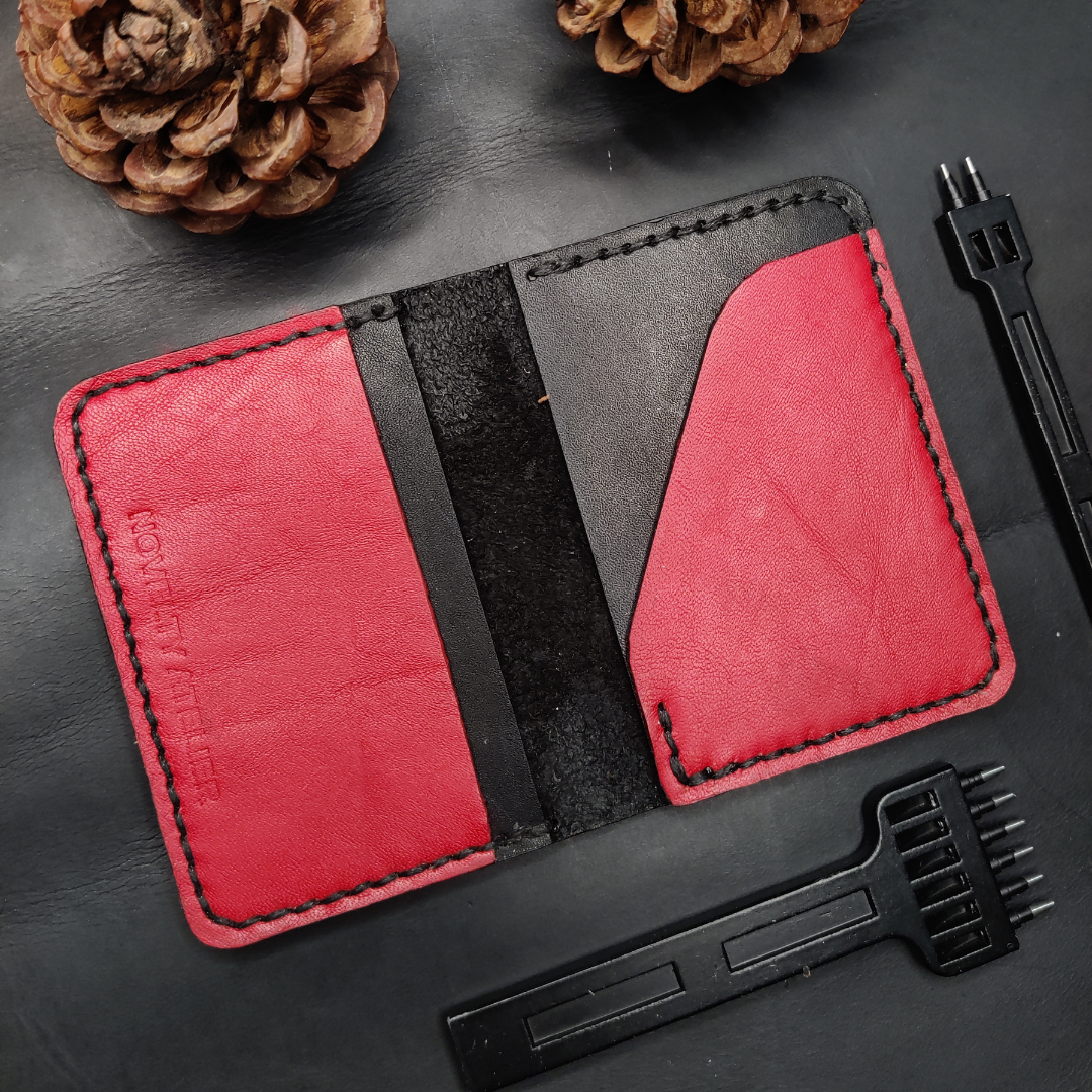 "Copperfield" Bi-Fold Card Holder (Black and red) - Novelty Atelier