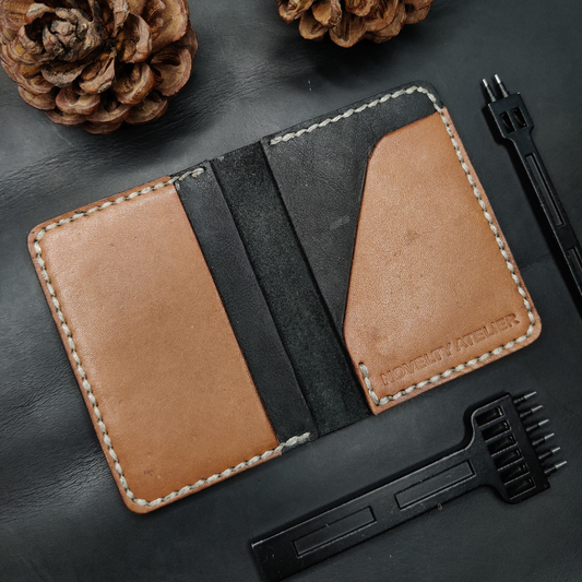 "Copperfield" Bi-Fold Card Holder (Tann and  black) - Novelty Atelier