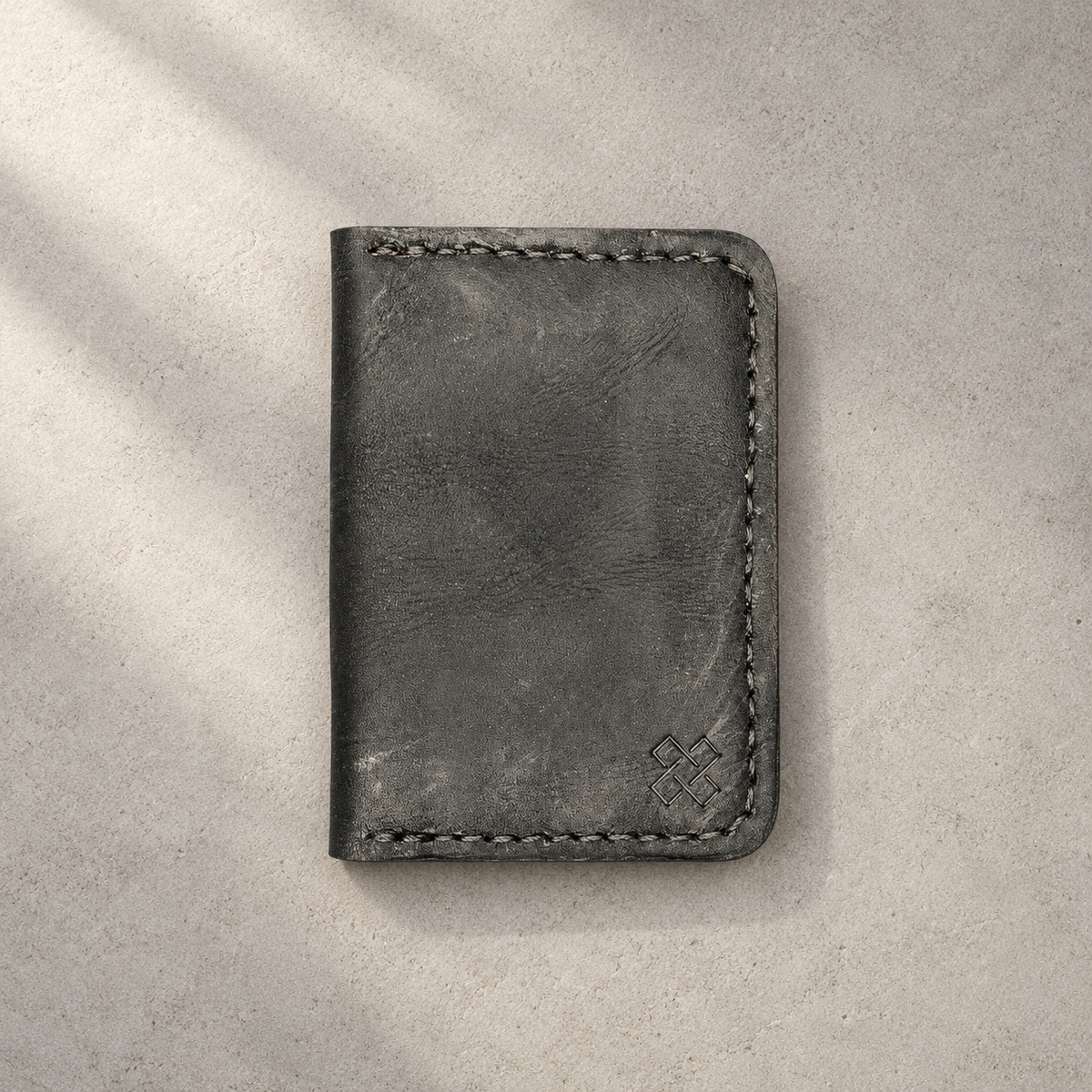 THE COPPERFIELD Bi-Fold Leather Card Holder (Black and Brown) - Novelty Atelier