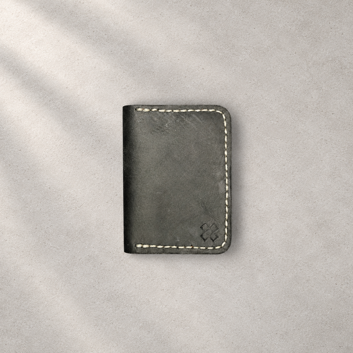 THE COPPERFIELD Bi-Fold Leather Card Holder (Black and Brown) - Novelty Atelier