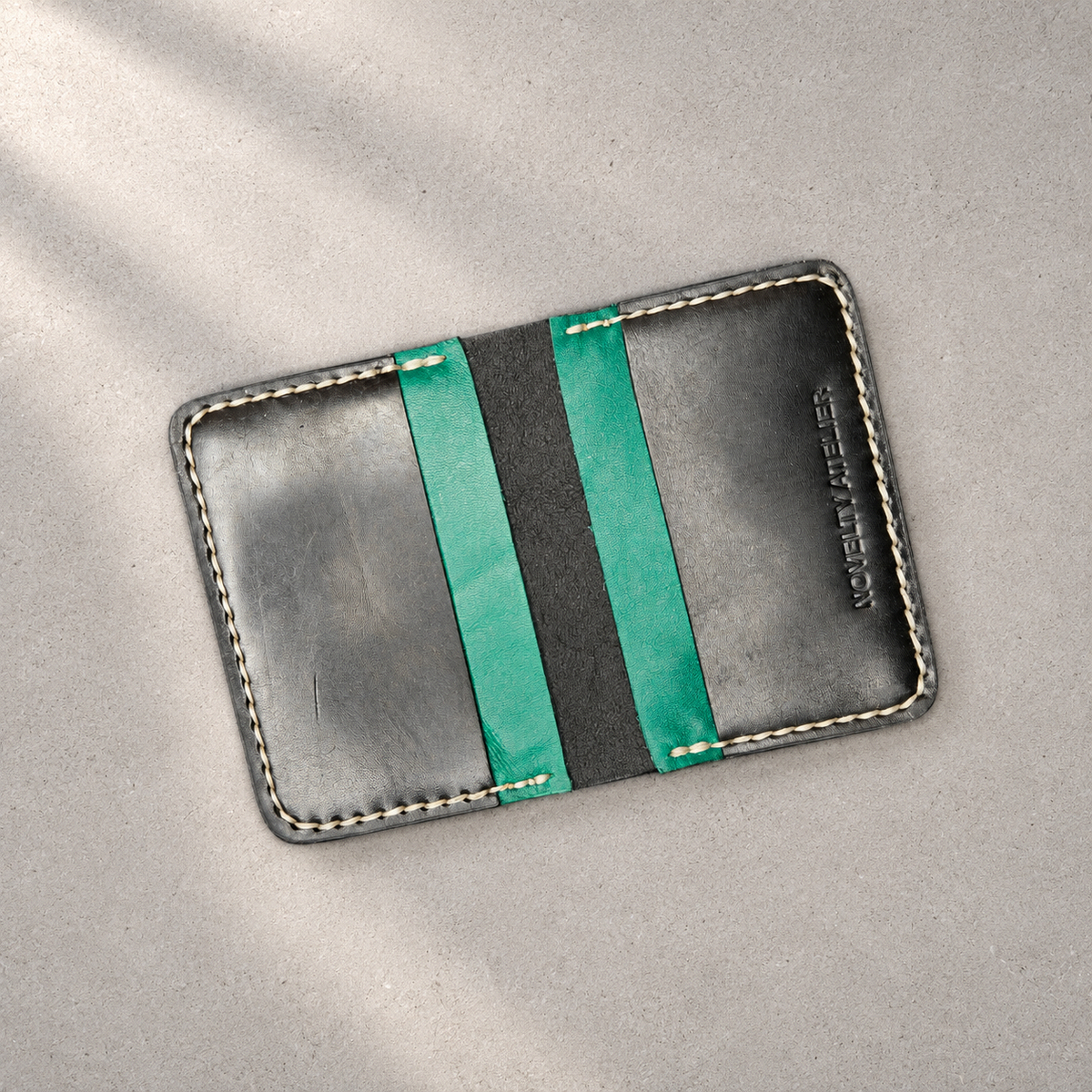 THE COPPERFIELD Bi-Fold Leather Card Holder (Black and Green) - Novelty Atelier