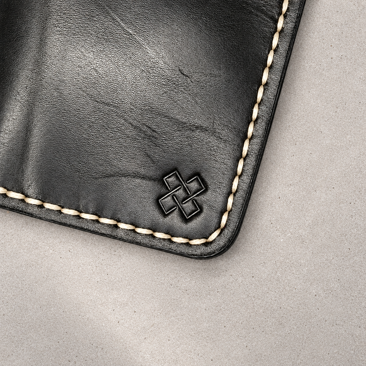 THE COPPERFIELD Bi-Fold Leather Card Holder (Black and Green) - Novelty Atelier