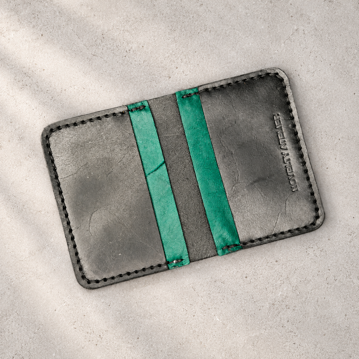 THE COPPERFIELD Bi-Fold Leather Card Holder (Black and Green) - Novelty Atelier