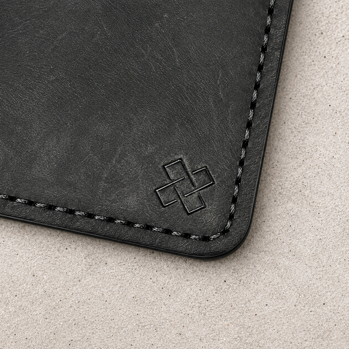 THE COPPERFIELD Bi-Fold Leather Card Holder (Black and Mustard Crunch) - Novelty Atelier