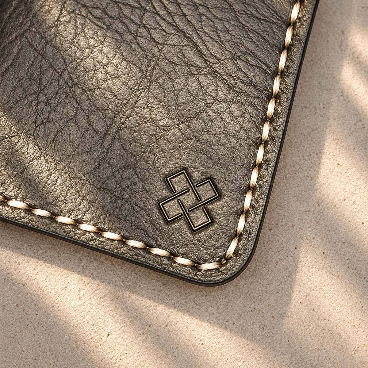 THE COPPERFIELD Bi-Fold Leather Card Holder (Black) - Novelty Atelier