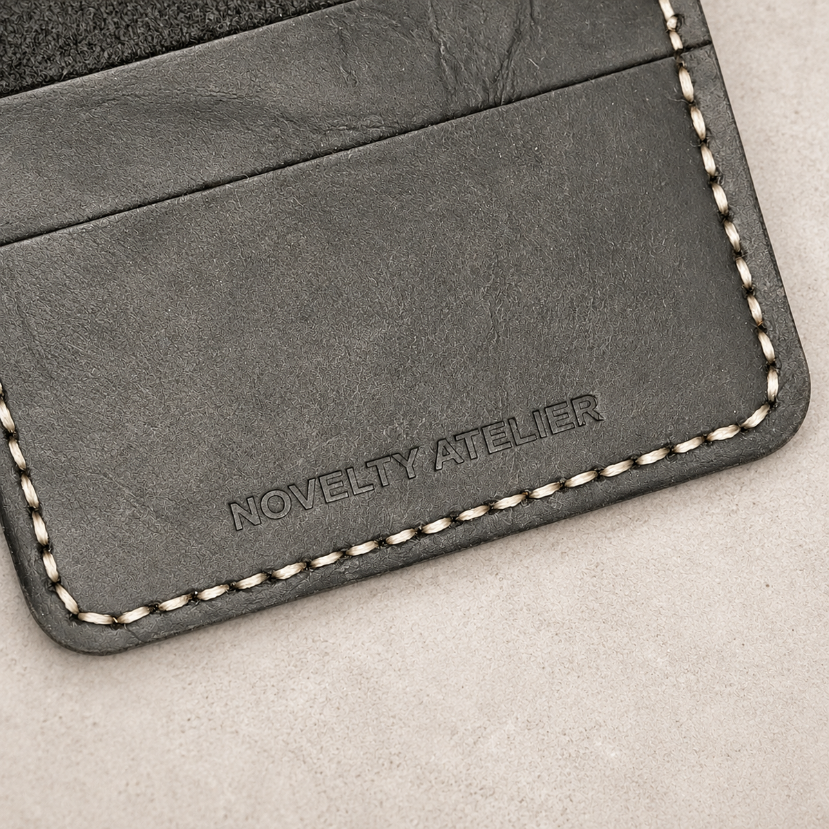 THE COPPERFIELD Bi-Fold Leather Card Holder (Black) - Novelty Atelier