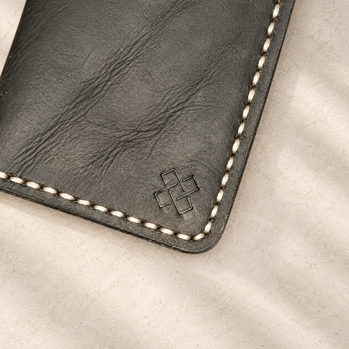 THE COPPERFIELD Bi-Fold Leather Card Holder (Black) - Novelty Atelier
