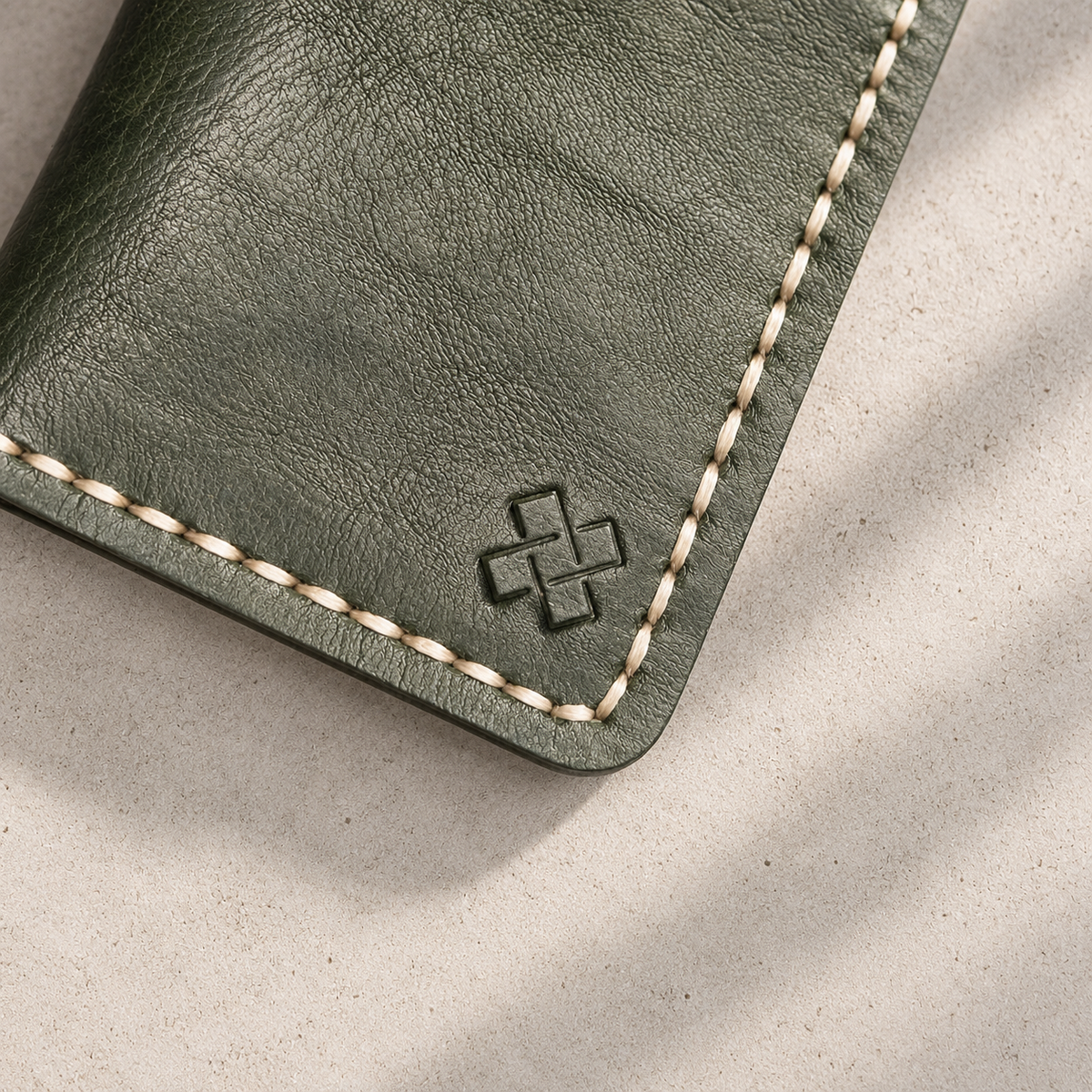THE COPPERFIELD Bi-Fold Leather Card Holder (Olive Green) - Novelty Atelier