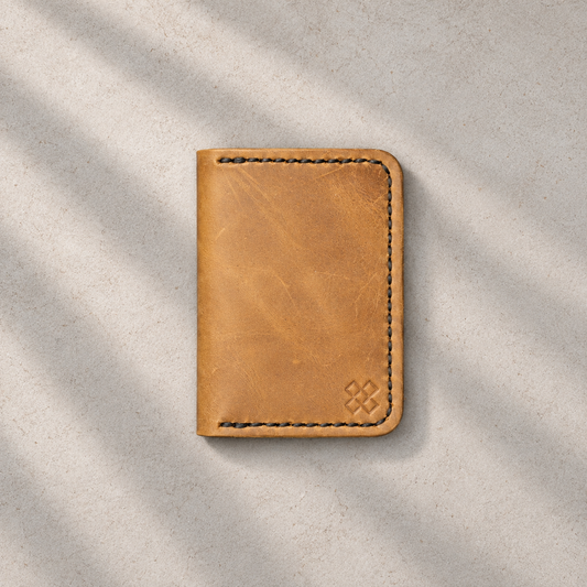 THE COPPERFIELD Bi-Fold Leather Card Holder (Sandstorm Brown) - Novelty Atelier