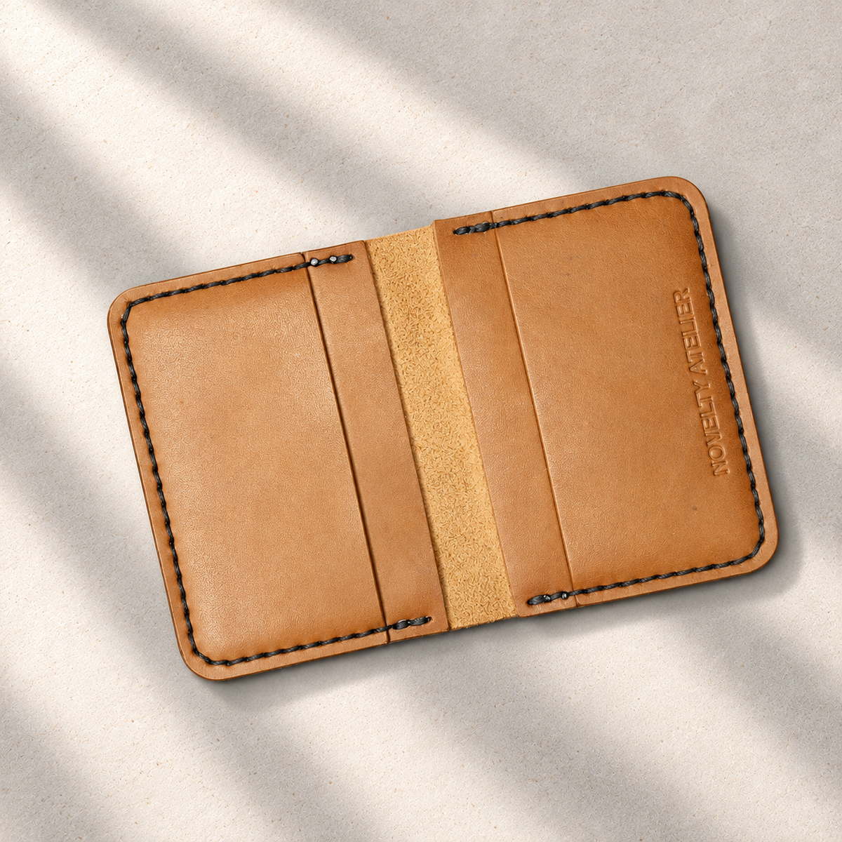 Full grain Leather Bi-Fold Card Holder (Tann) - Novelty Atelier