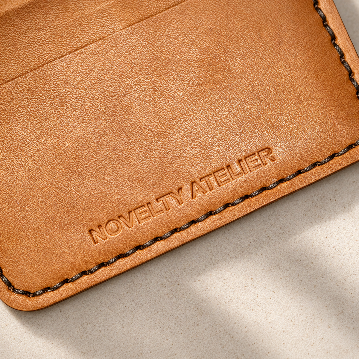 Full grain Leather Bi-Fold Card Holder (Tann) - Novelty Atelier