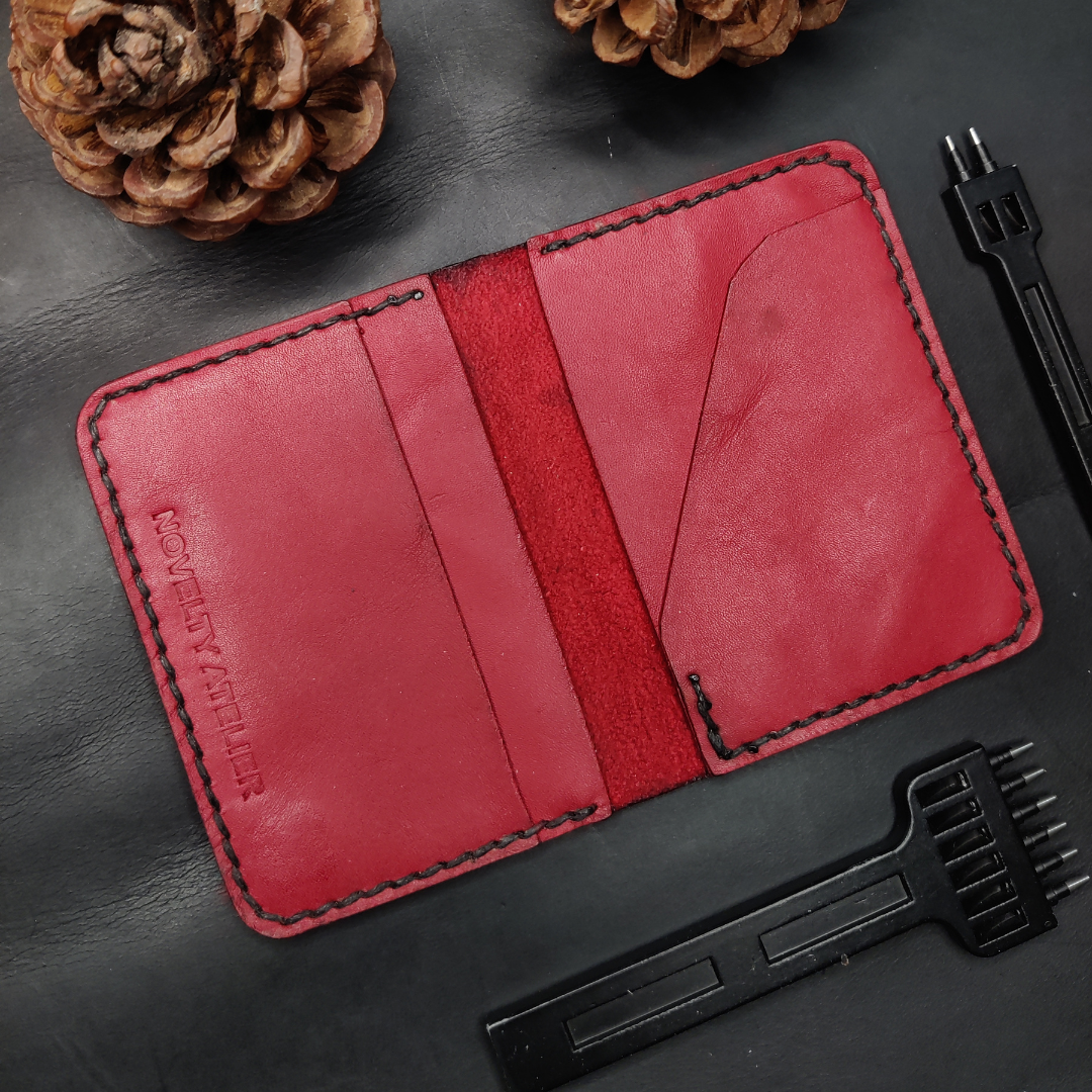 "Copperfield" Bi-Fold Card Holder (Red) - Novelty Atelier