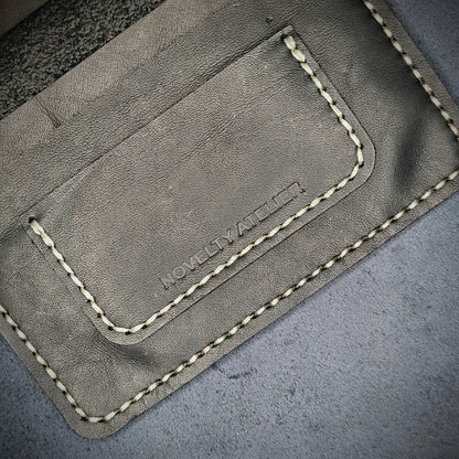 THE EXPLORER Leather Passport Holder (Black) - Novelty Atelier