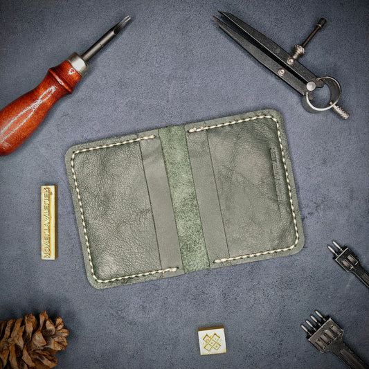 THE COPPERFIELD Bi-Fold Card Holder (Olive Green) - Novelty Atelier