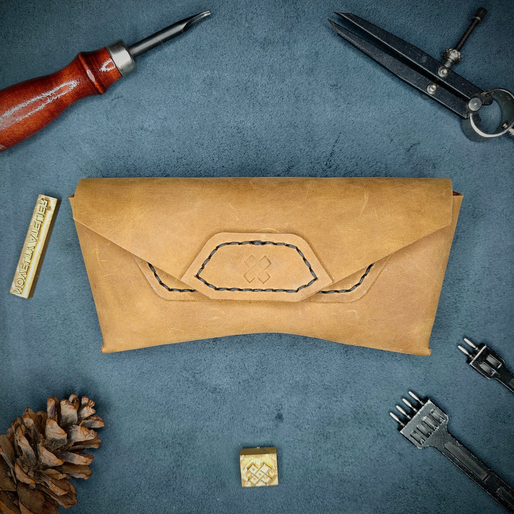 THE HUSTLER Sunglass Case (Sandstorm Brown) - Novelty Atelier